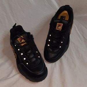 FILA shows black and yellow